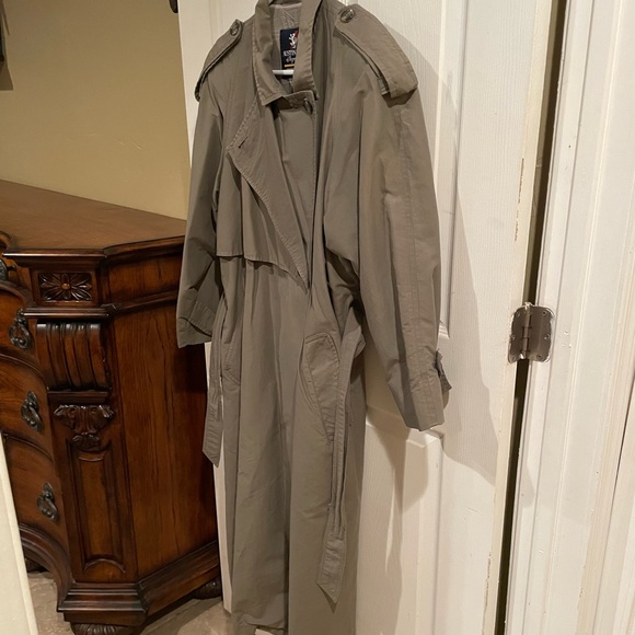 Vintage Austin Reed Olive Trench Coat - Picture 3 of 7